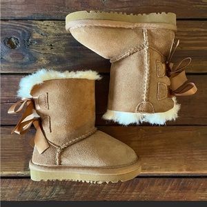 Toddler girls mini Bailey bow Ugg boots